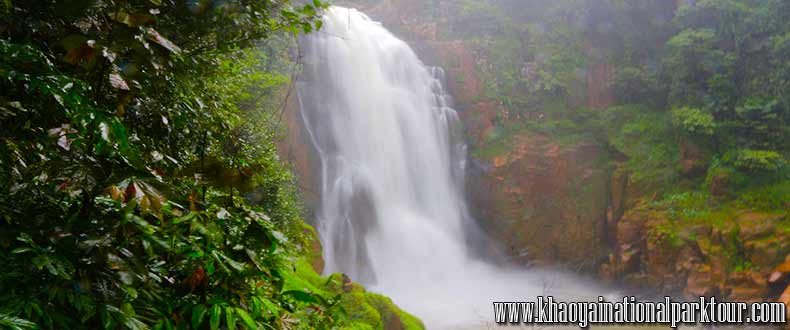 Beautiful Haew Narok Fall in Khaoyai National Park, Khao Yai Trekking Tour